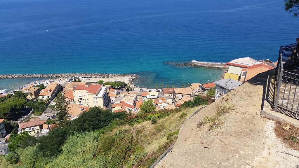 Le Ville Di Porto Ada Pizzo  Extérieur photo